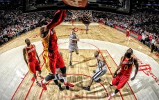 24VS体育直播-NBA火箭队雕像介绍：纪念传奇球星的象征意义